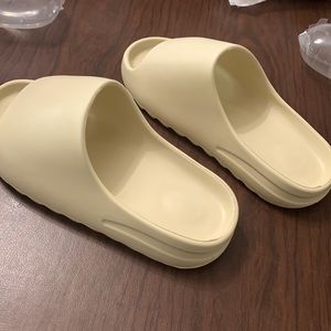 Cloud slipper slides